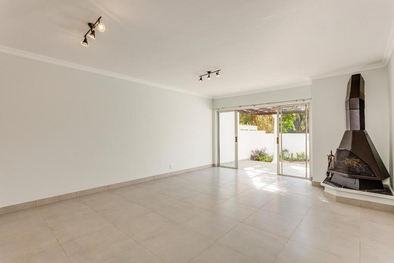 2 Bedroom Property for Sale in Fourways Gardens Gauteng
