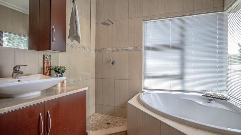 4 Bedroom Property for Sale in Magalieskruin Gauteng