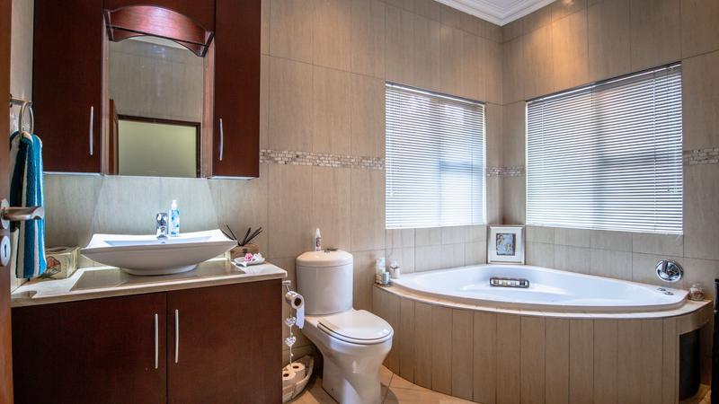4 Bedroom Property for Sale in Magalieskruin Gauteng