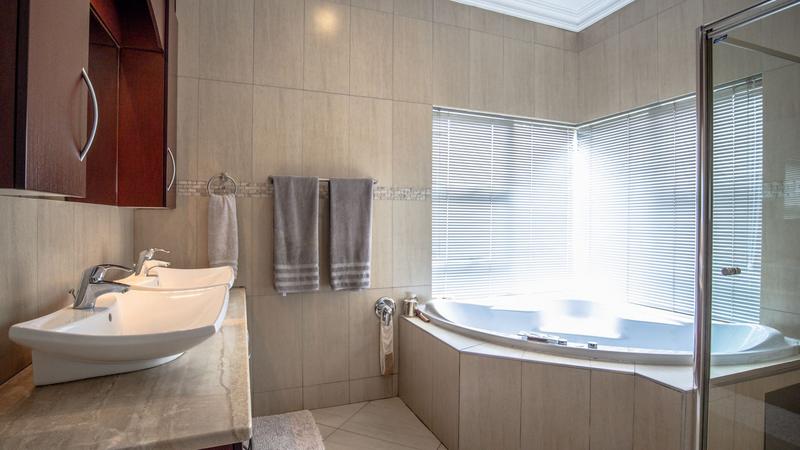 4 Bedroom Property for Sale in Magalieskruin Gauteng