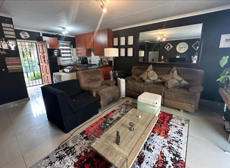2 Bedroom Property for Sale in Illiondale Gauteng