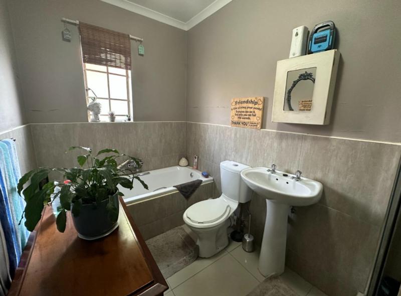 2 Bedroom Property for Sale in Illiondale Gauteng