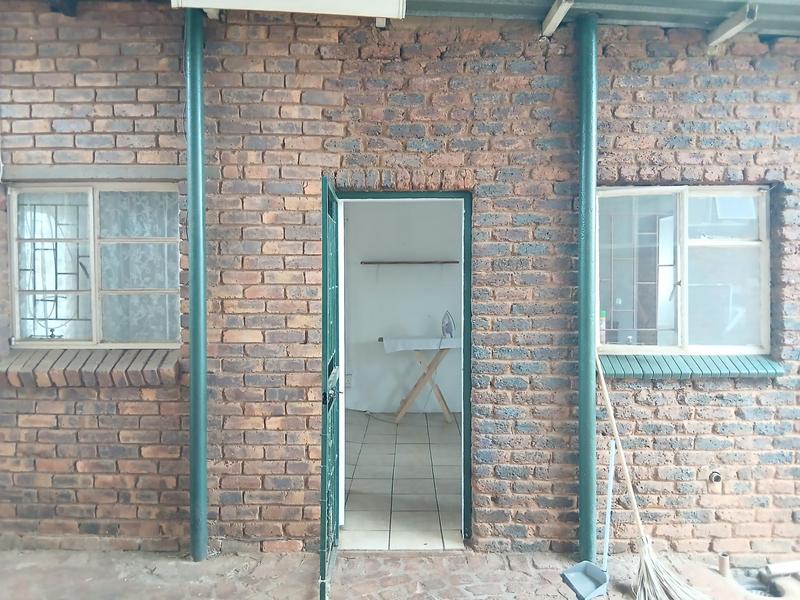 To Let 1 Bedroom Property for Rent in Danville Gauteng