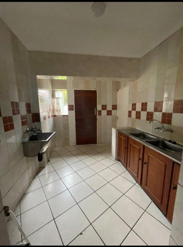 5 Bedroom Property for Sale in Birchleigh North Gauteng