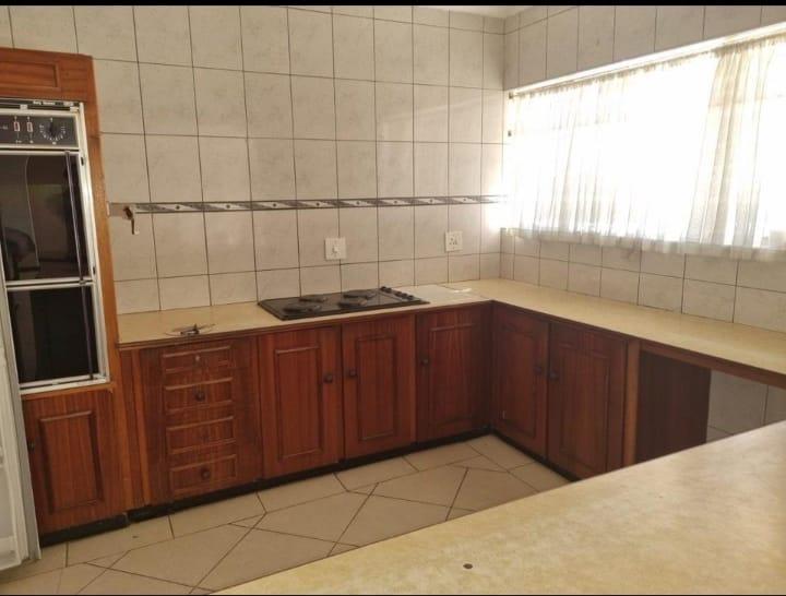 5 Bedroom Property for Sale in Birchleigh North Gauteng
