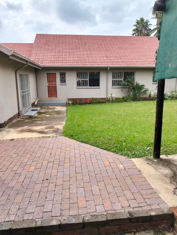 5 Bedroom Property for Sale in Birchleigh North Gauteng