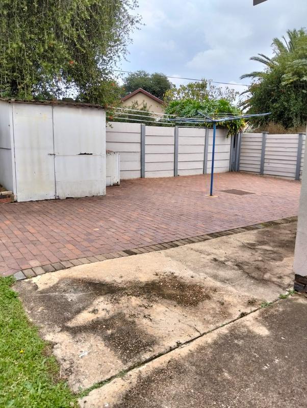 5 Bedroom Property for Sale in Birchleigh North Gauteng