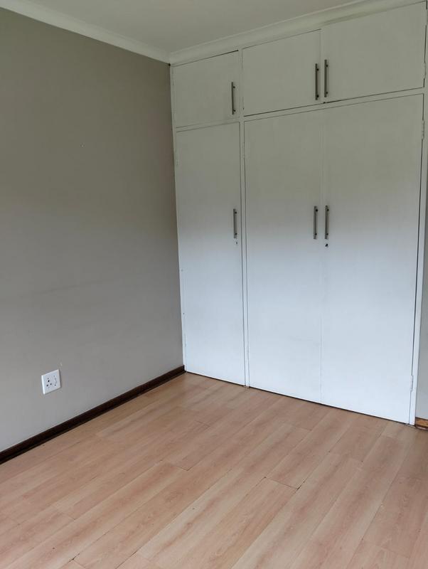 5 Bedroom Property for Sale in Birchleigh North Gauteng