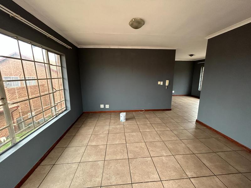 2 Bedroom Property for Sale in The Reeds Gauteng