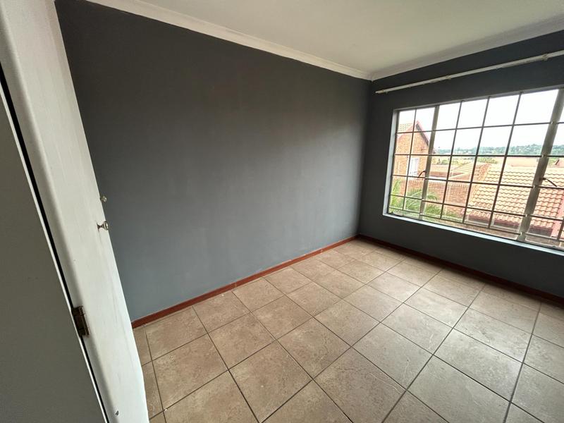 2 Bedroom Property for Sale in The Reeds Gauteng