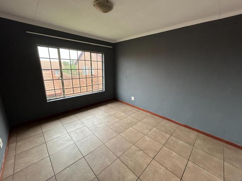 2 Bedroom Property for Sale in The Reeds Gauteng