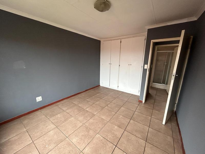 2 Bedroom Property for Sale in The Reeds Gauteng