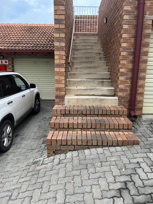 2 Bedroom Property for Sale in The Reeds Gauteng