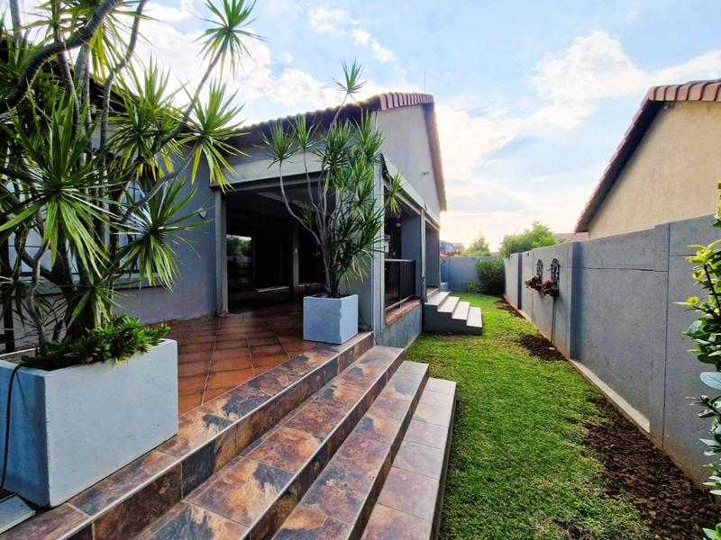 3 Bedroom Property for Sale in Thatchfield Gauteng