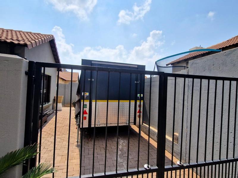 3 Bedroom Property for Sale in Thatchfield Gauteng