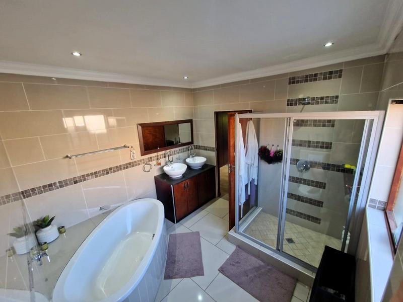 3 Bedroom Property for Sale in Thatchfield Gauteng