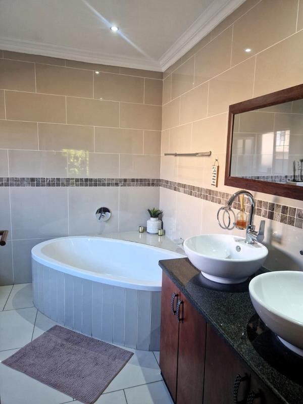 3 Bedroom Property for Sale in Thatchfield Gauteng