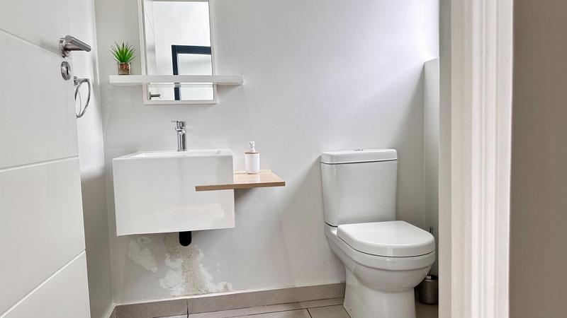To Let 3 Bedroom Property for Rent in Crowthorne Gauteng