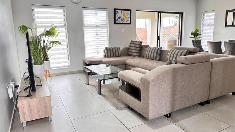 To Let 3 Bedroom Property for Rent in Crowthorne Gauteng