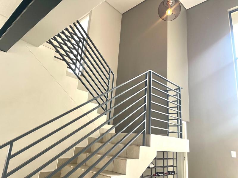 To Let 3 Bedroom Property for Rent in Crowthorne Gauteng