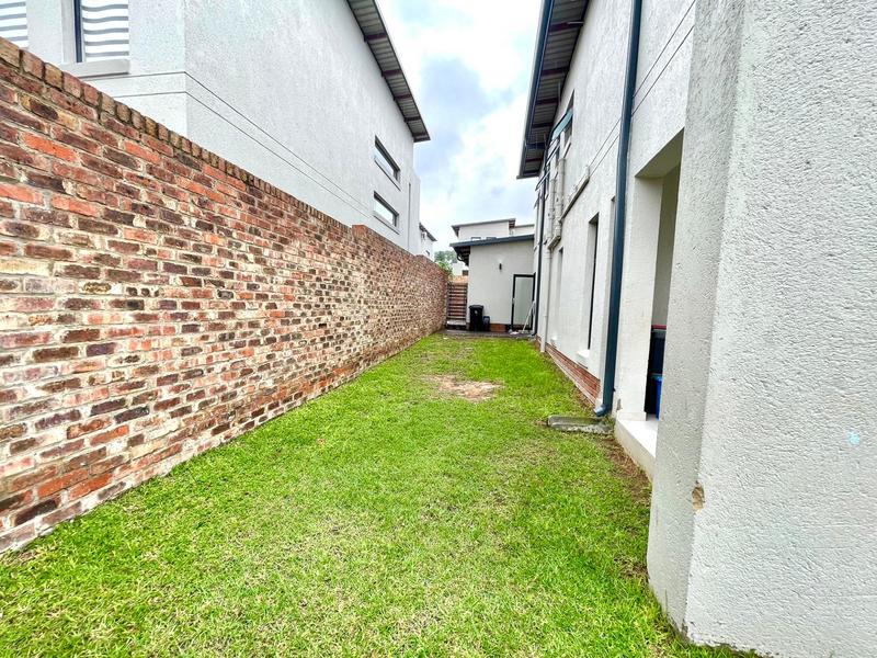 To Let 3 Bedroom Property for Rent in Crowthorne Gauteng