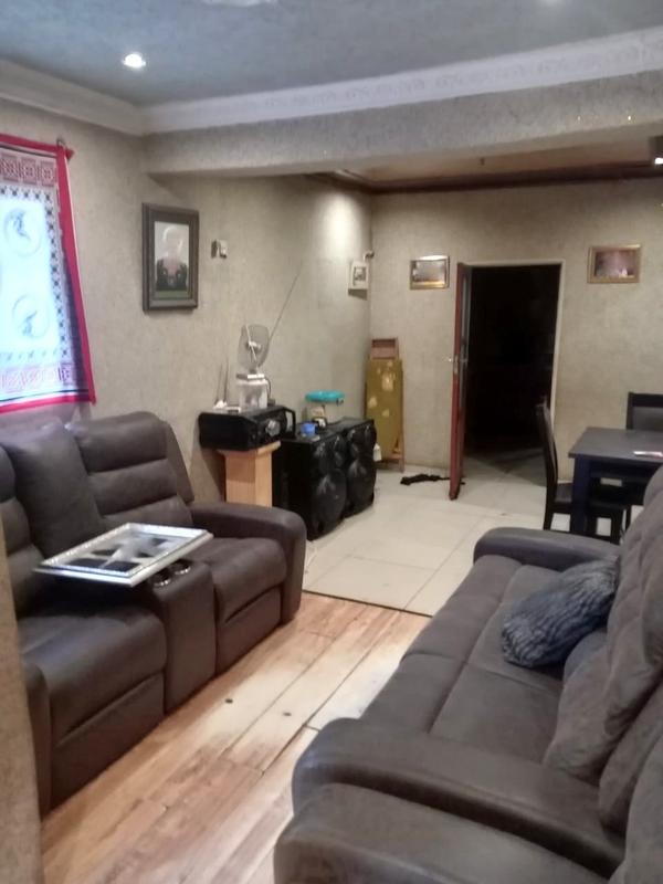 3 Bedroom Property for Sale in Mofolo Gauteng