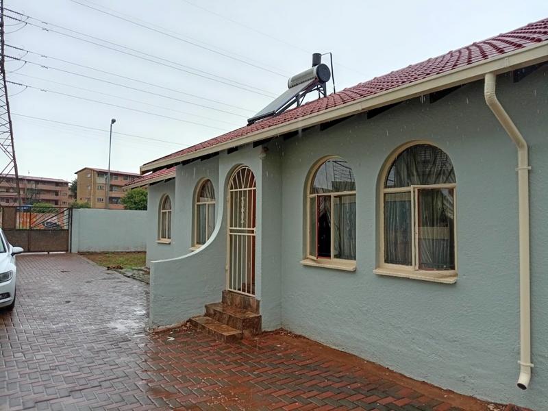 3 Bedroom Property for Sale in Protea Garden Gauteng