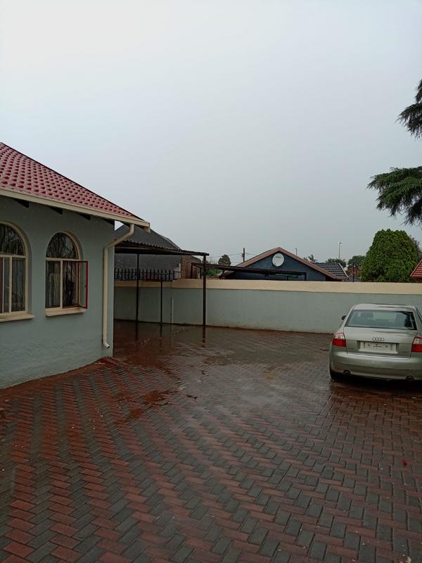 3 Bedroom Property for Sale in Protea North Gauteng