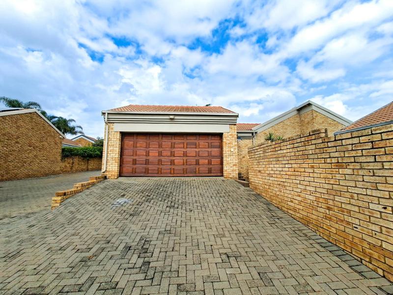3 Bedroom Property for Sale in Amberfield Glen Gauteng