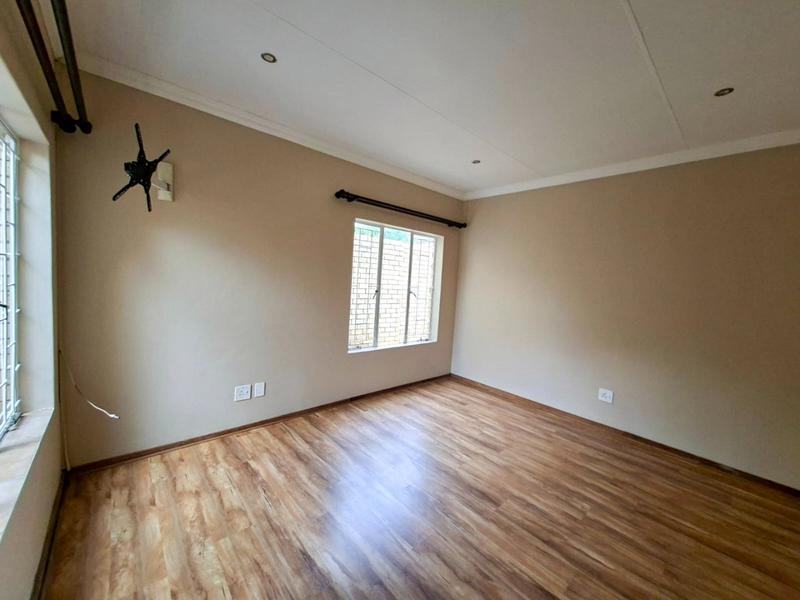 3 Bedroom Property for Sale in Amberfield Glen Gauteng