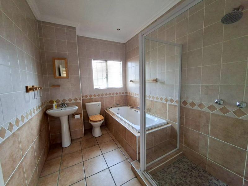 3 Bedroom Property for Sale in Amberfield Glen Gauteng