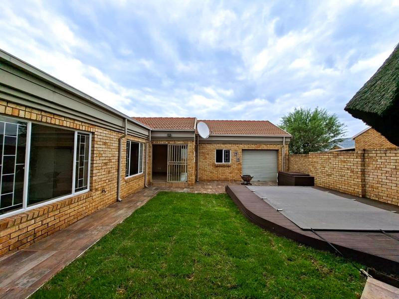 3 Bedroom Property for Sale in Amberfield Glen Gauteng