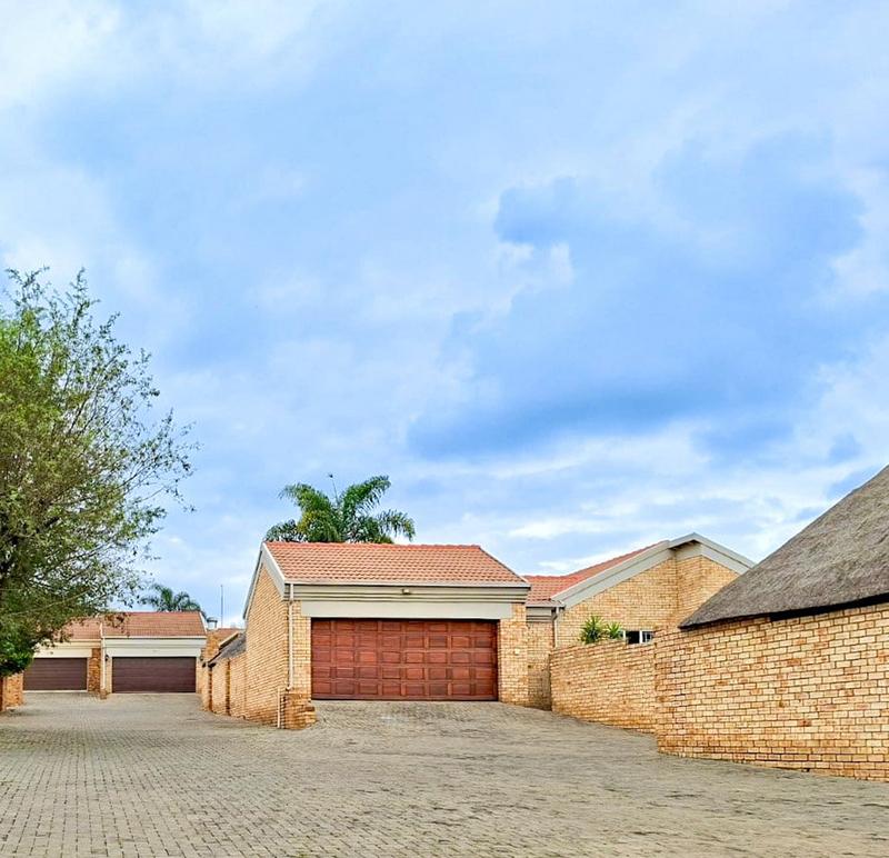 3 Bedroom Property for Sale in Amberfield Glen Gauteng