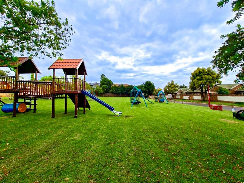 3 Bedroom Property for Sale in Amberfield Glen Gauteng