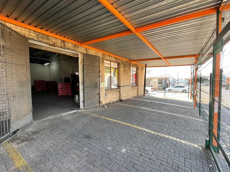To Let commercial Property for Rent in Zwartkop Gauteng