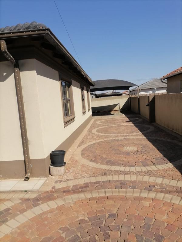 3 Bedroom Property for Sale in Protea Glen Gauteng