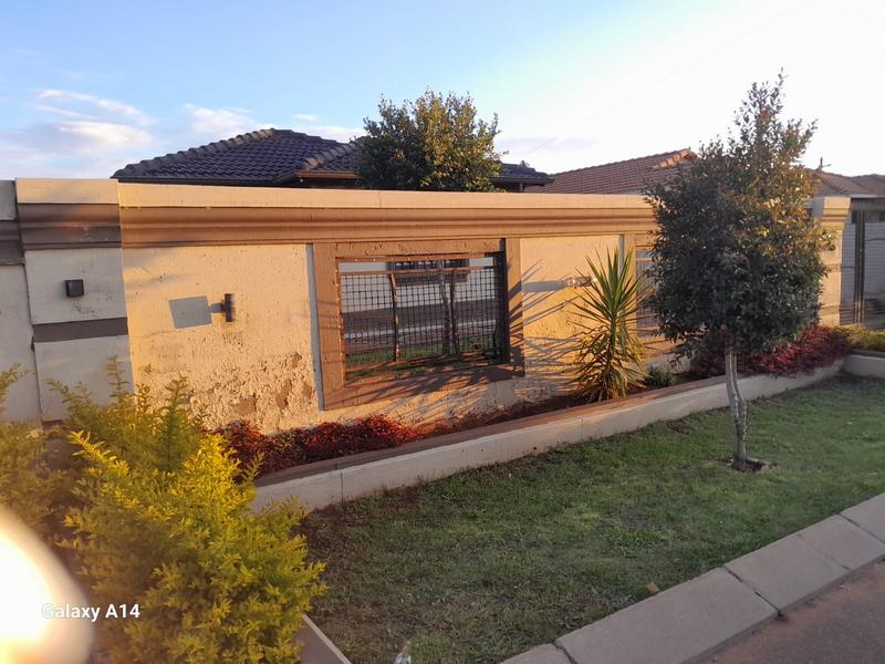 3 Bedroom Property for Sale in Protea Glen Gauteng