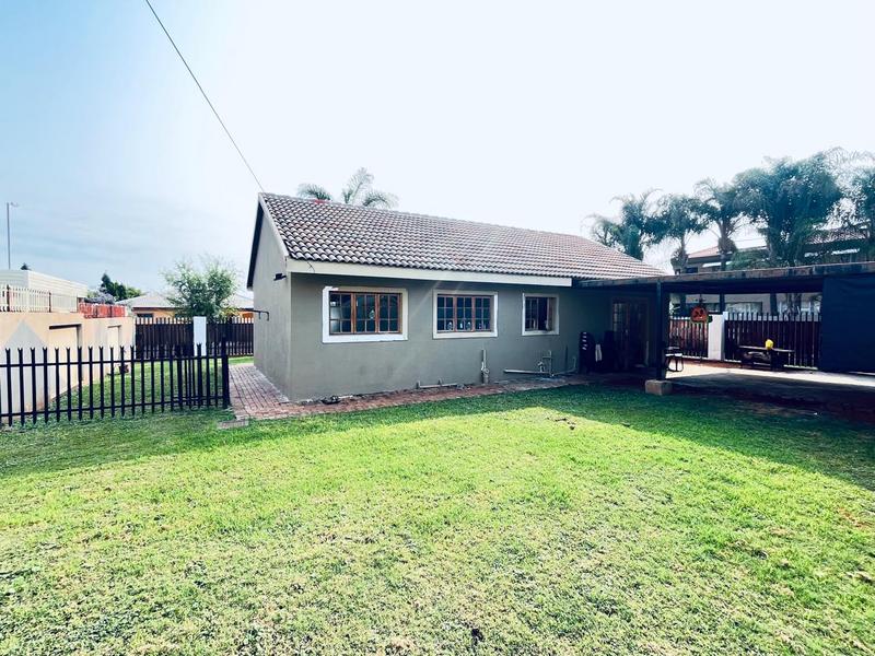 2 Bedroom Property for Sale in Doornpoort Gauteng