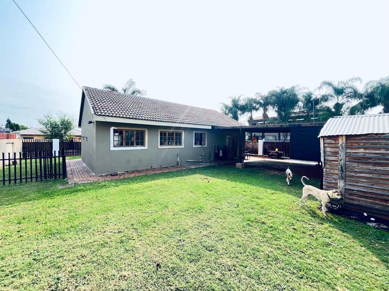 2 Bedroom Property for Sale in Doornpoort Gauteng