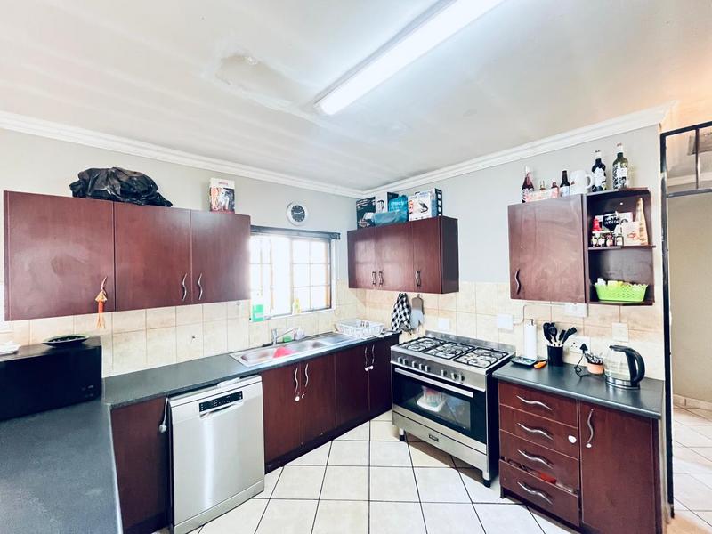 2 Bedroom Property for Sale in Doornpoort Gauteng