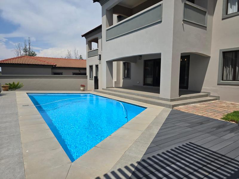 To Let 6 Bedroom Property for Rent in Waterkloof Ridge Gauteng