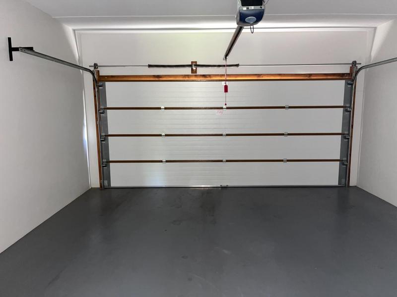 To Let 4 Bedroom Property for Rent in Crowthorne Gauteng