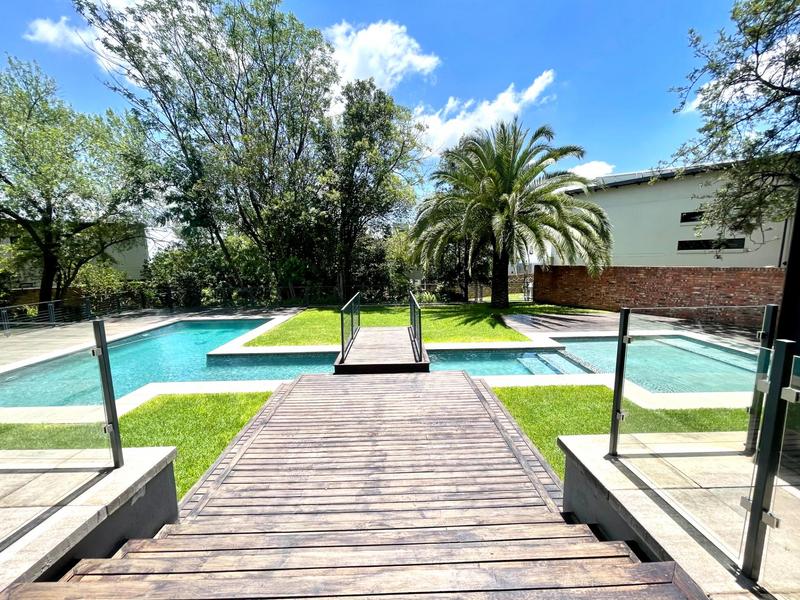 To Let 4 Bedroom Property for Rent in Crowthorne Gauteng