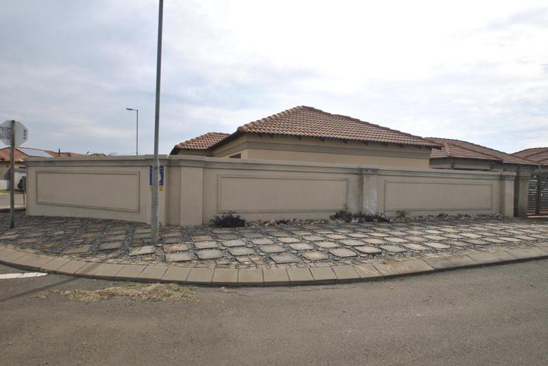 3 Bedroom Property for Sale in Dawn Park Gauteng