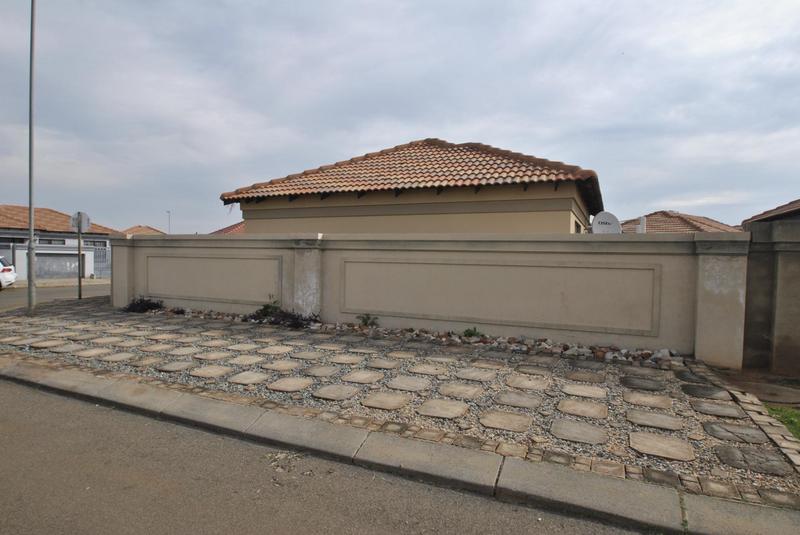 3 Bedroom Property for Sale in Dawn Park Gauteng