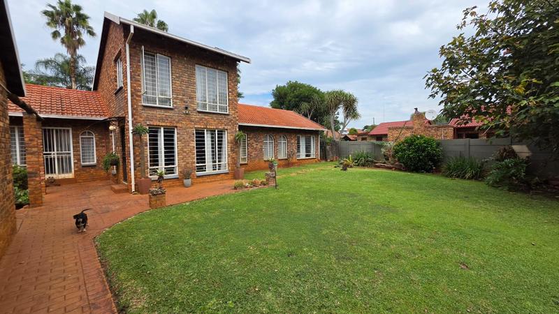 5 Bedroom Property for Sale in Doornpoort Gauteng