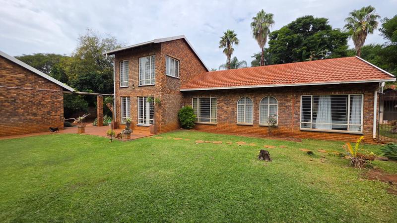 5 Bedroom Property for Sale in Doornpoort Gauteng