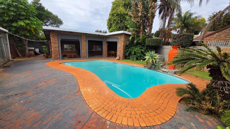 5 Bedroom Property for Sale in Doornpoort Gauteng