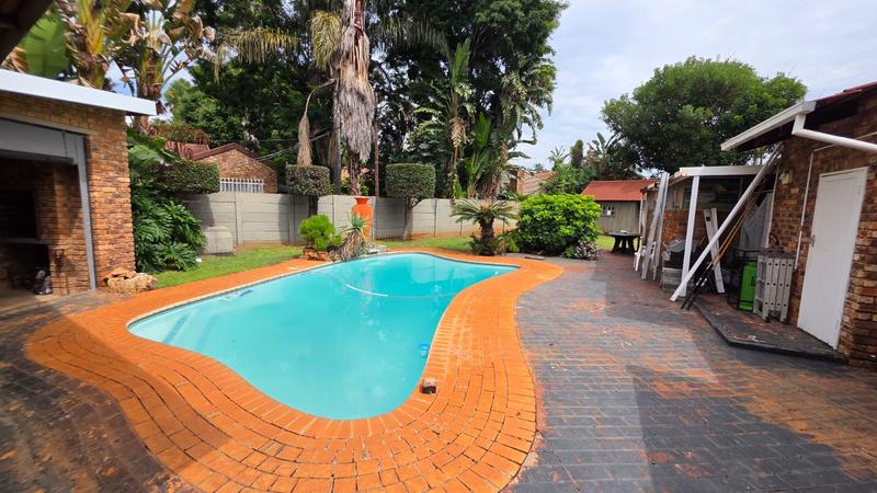 5 Bedroom Property for Sale in Doornpoort Gauteng