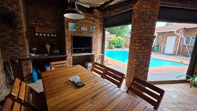 5 Bedroom Property for Sale in Doornpoort Gauteng